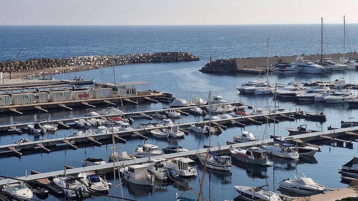 Marina Palamós alquiler de barcos Costa Brava