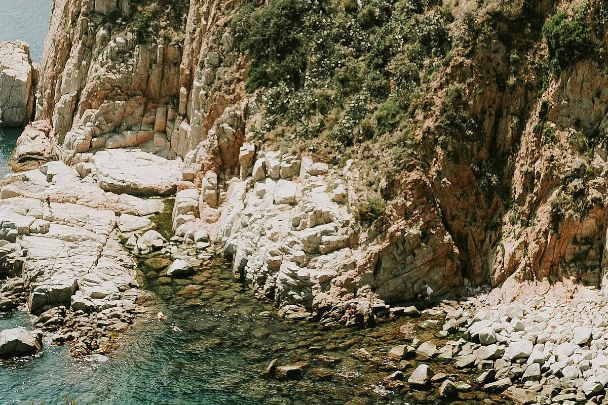 Cala Marquesa en la Costa Brava entre Calella de Palafrugell y Tamariu