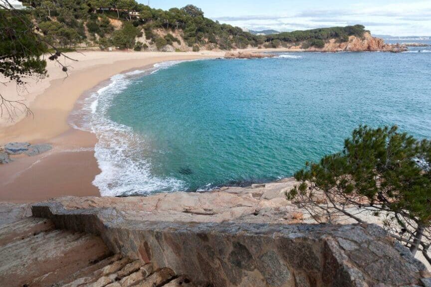 Playa de Sant Pol S'Agaró vista desde barco Costa Brava